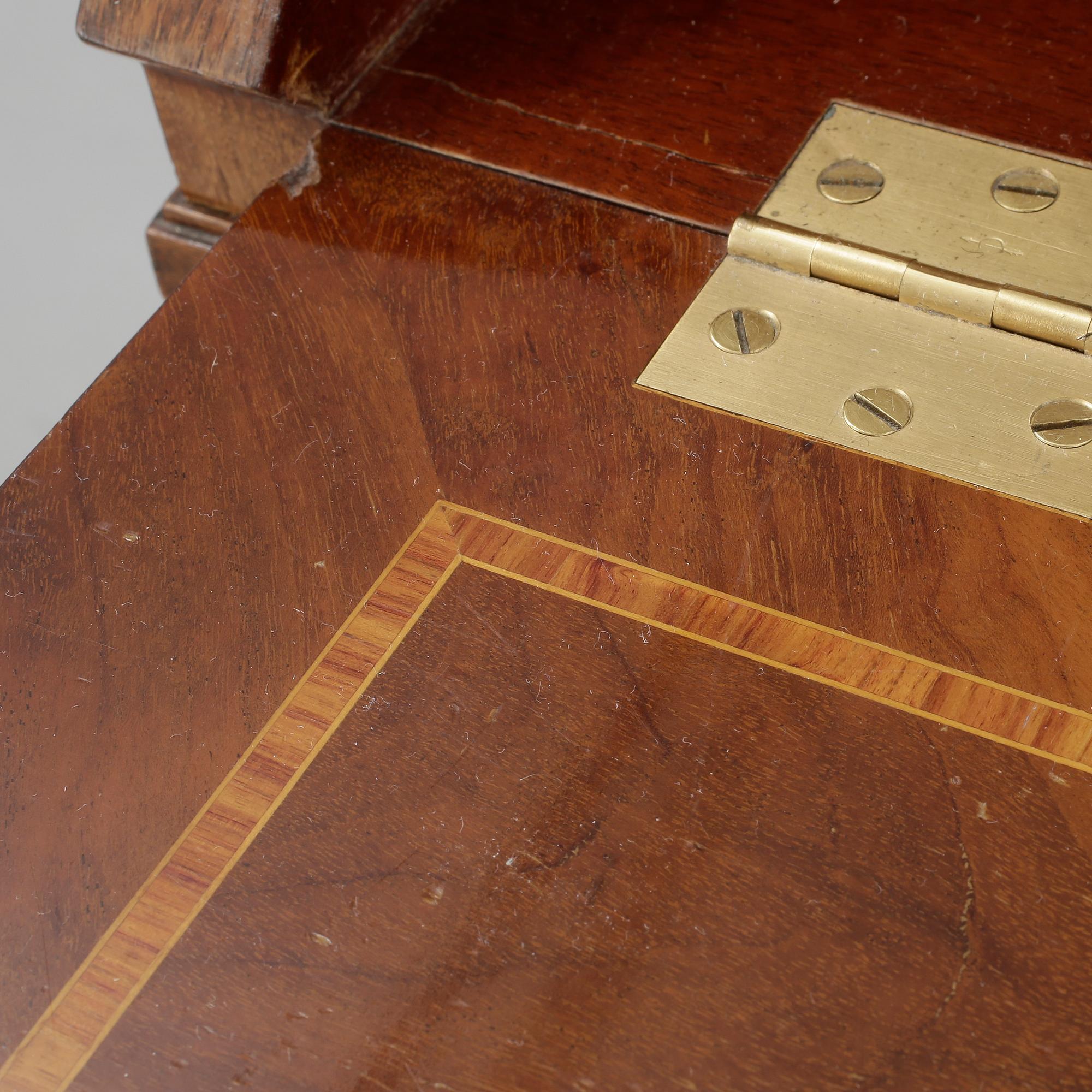 SEKRETÄR, gustaviansk stil, omkring 1900-talets mitt.