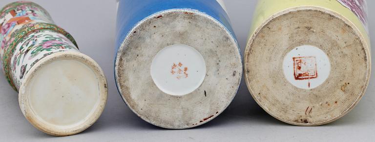 PENSELVASER OCH VAS, 2+1, porslin Kina, 1900-tal samt omkring år 1900.