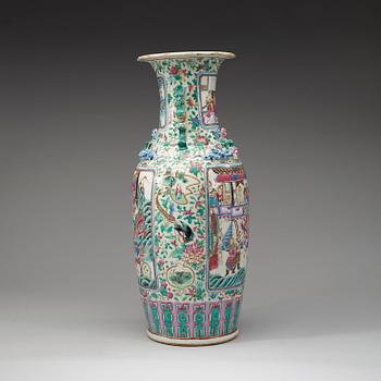 A large famille rose vase, 19th century.