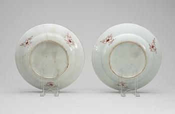 A pair of famille rose dinner plates, Qing dynasty (Qianlong 1736-95).