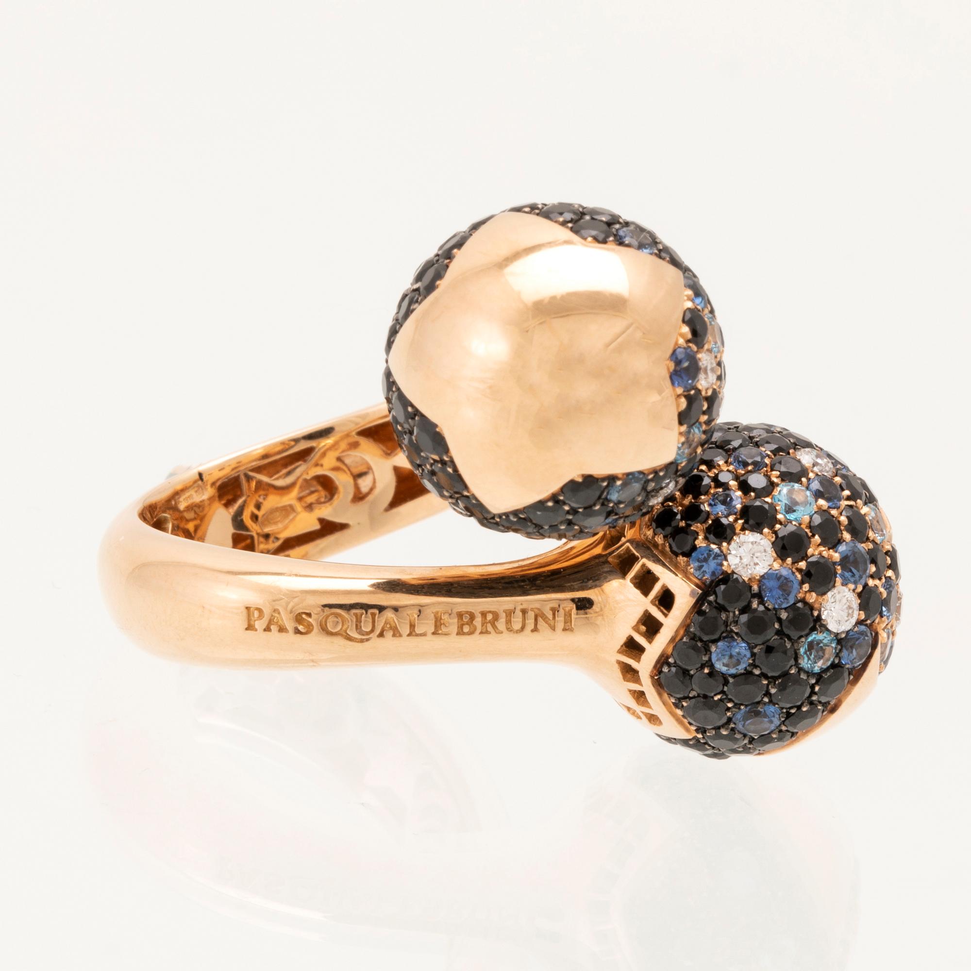 Pasquale Bruni, Ring/Cocktail Ring in 18K Gold with Round Brilliant Cut Diamonds and Sapphires, Milan Italy.