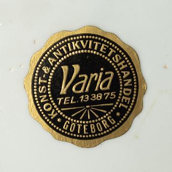 Tallrikar, nio stycken, kompaniporslin. Qingdynastin, Qianlong (1736-95).