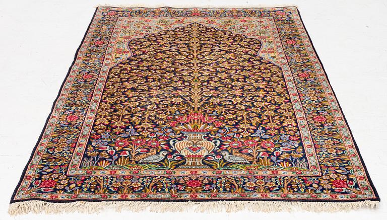 Carpet, Kirman, approx. 210 x 125 cm.