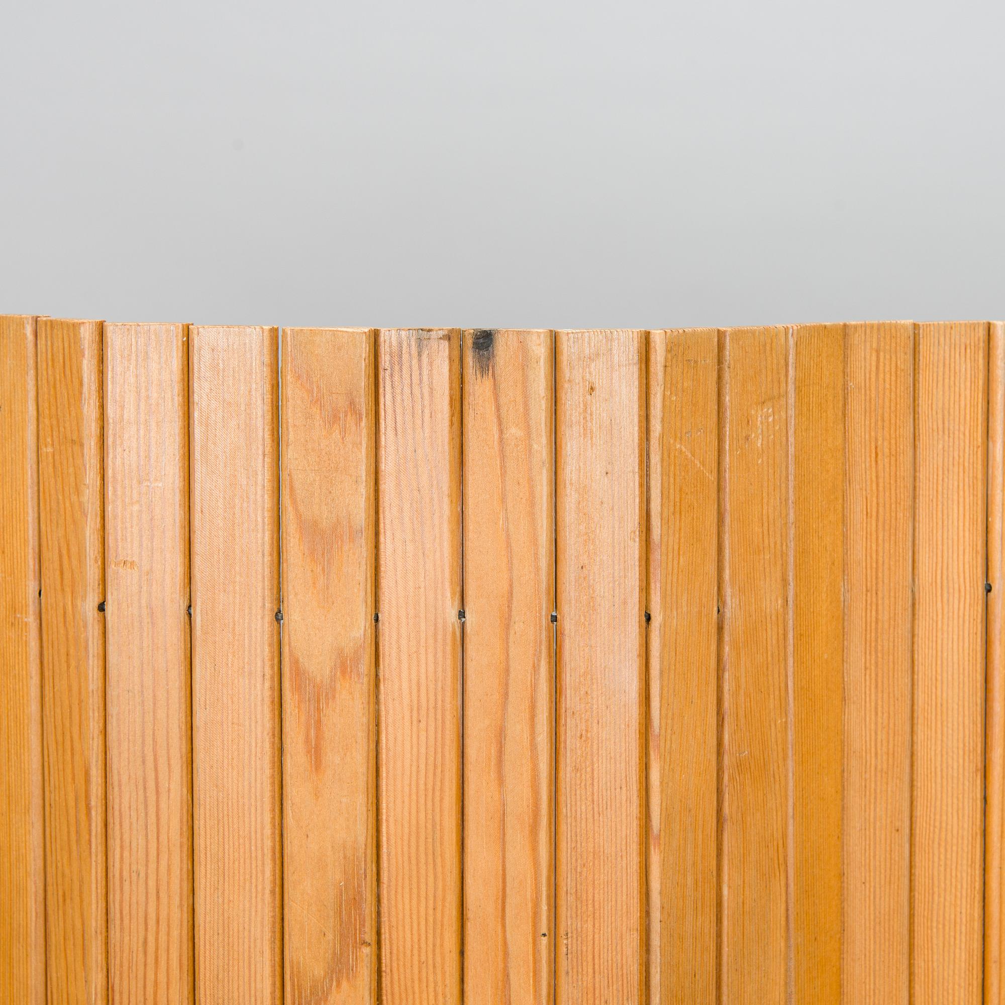 Alvar Aalto, a late 20th century '100' folding screen for O.Y. Huonekalu- ja Rakennustyötehdas A.B.