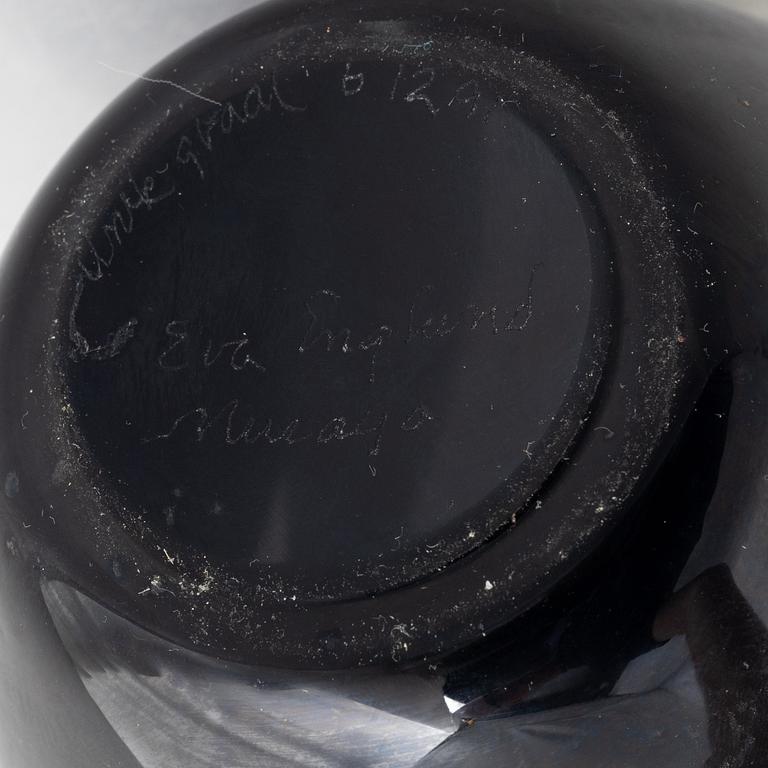 Eva Englund, a graal glass vase, Muraya 1991.