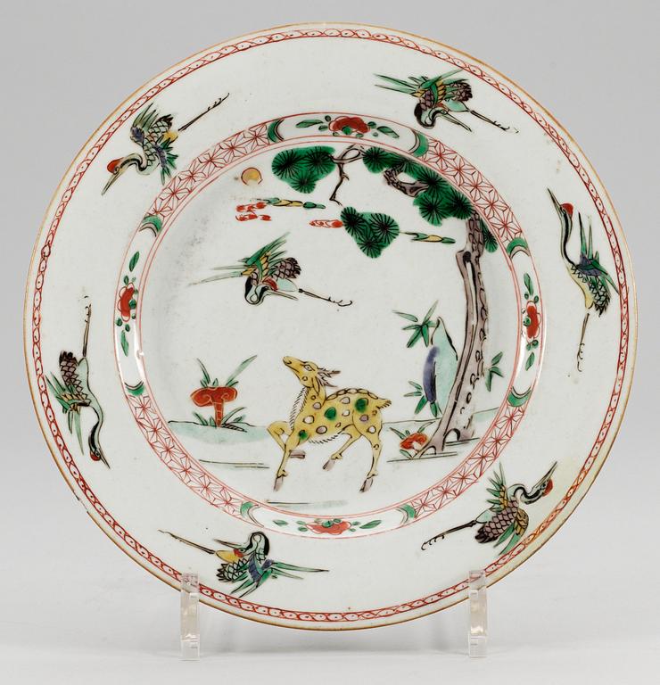 TALLRIK, porslin. Qing dynastin. Kangxi (1662-1722).