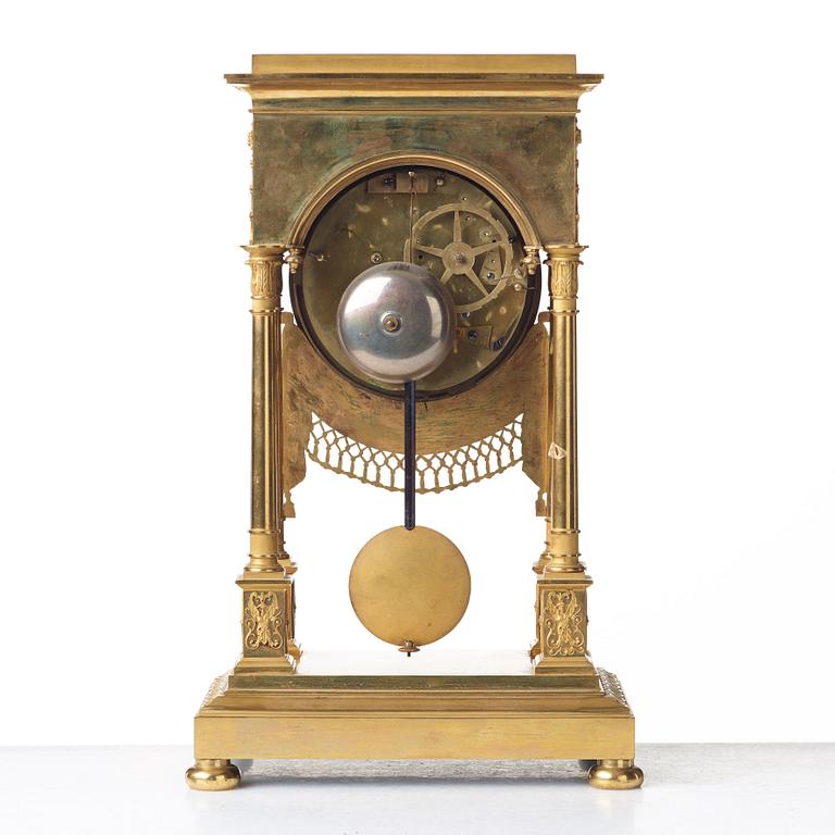 BORDSPENDYL, Paris, 1800-talets början.