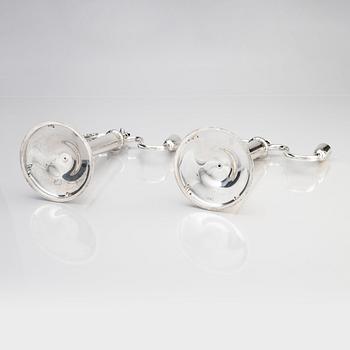Kandelabrar, ett par, tvåarmade, silver, W.A. Bolin, Stockholm 1948.
