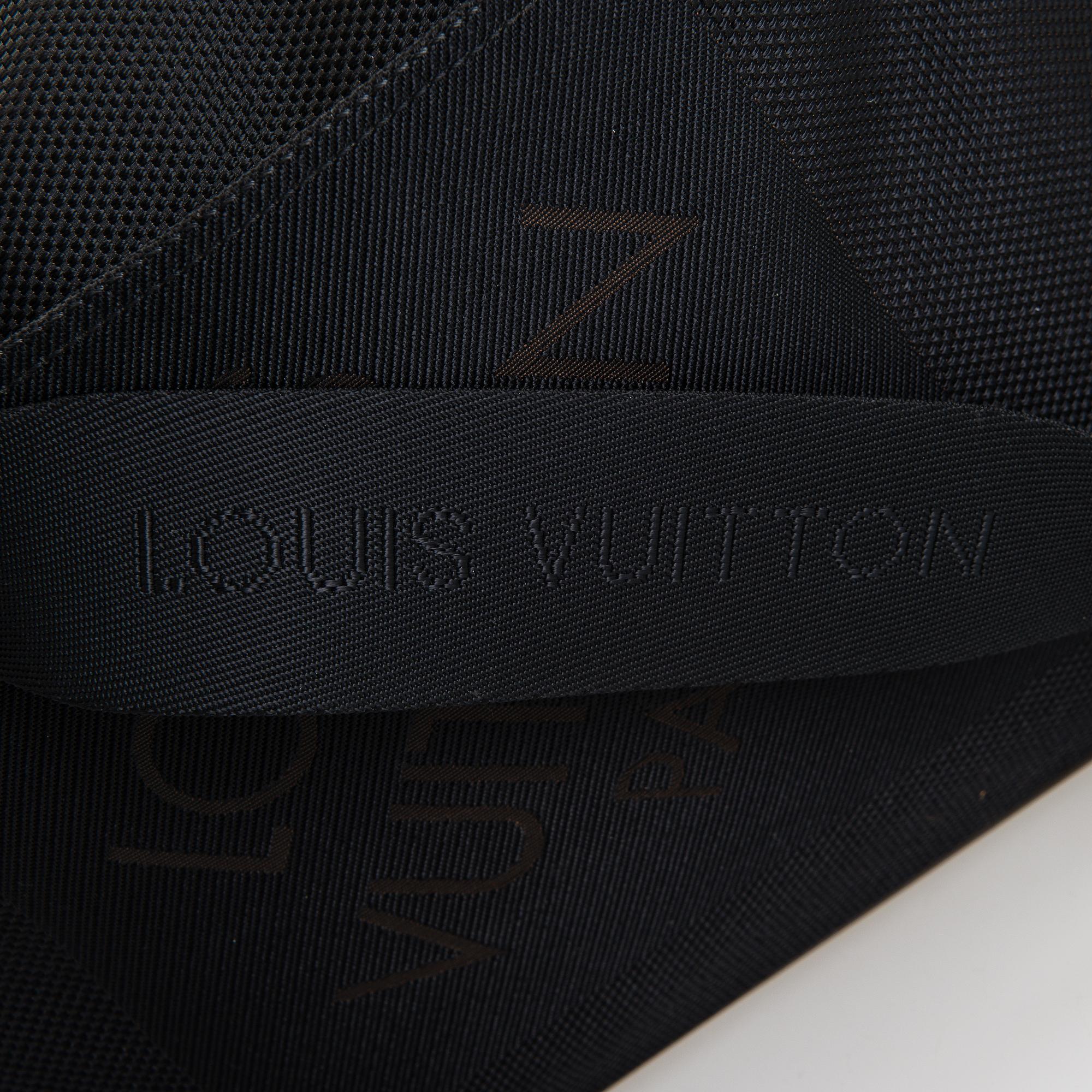Louis Vuitton, "Damier Geant Messenger" bag.
