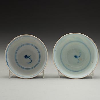 Two blue and white bowls, Ming dynasty, Wanli (1572-1620).