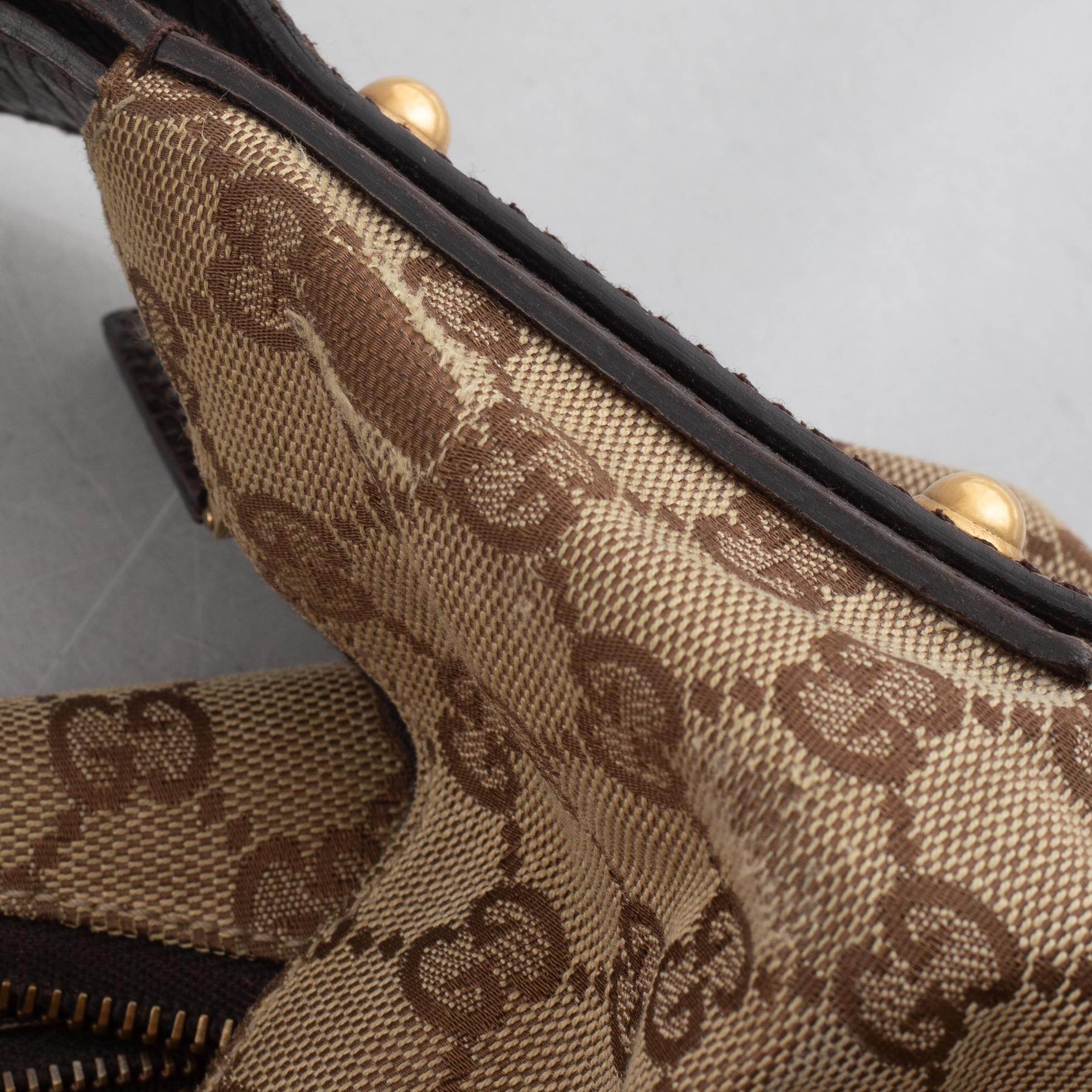 Gucci, a handbag.