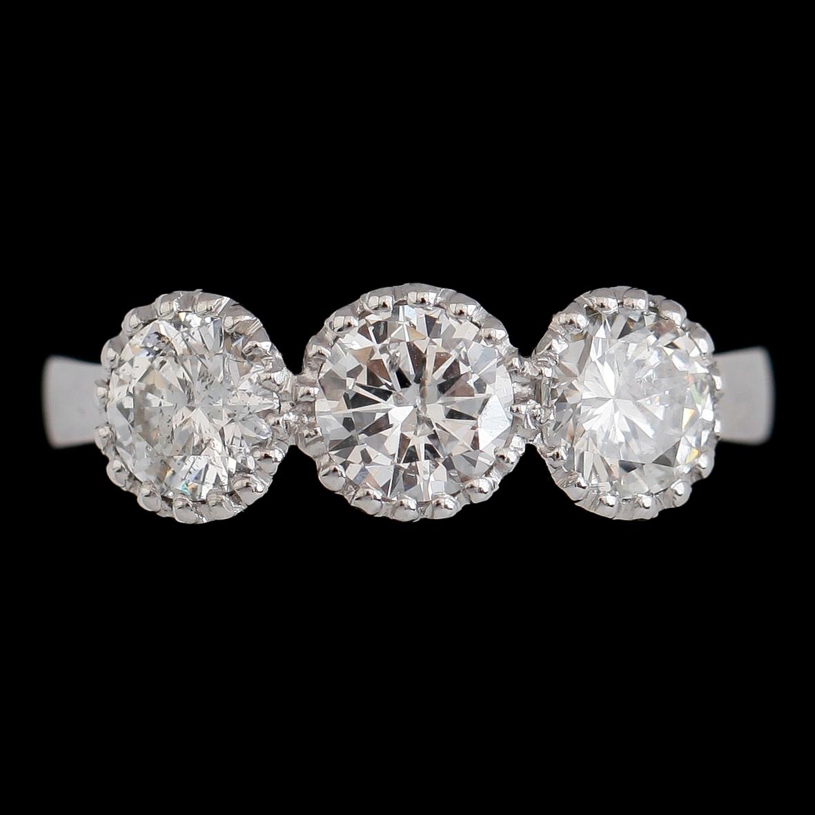 RING, 18 k vitguld, briljantslipade diamanter tot 1.54 ct. Vikt 4,3 g.