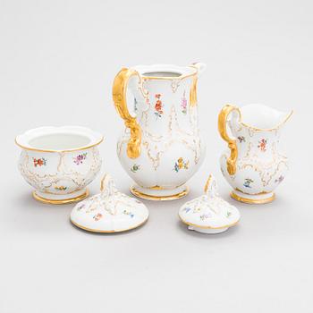 Meissen, A 8 pcs Meissen porcelain service from 1930's / 40's.