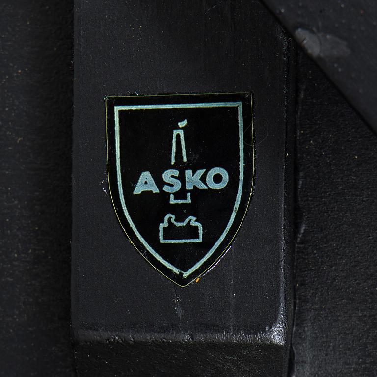 Ilmari Tapiovaara, karmstolar, 6 st, "Aslak", Asko 1960-tal.