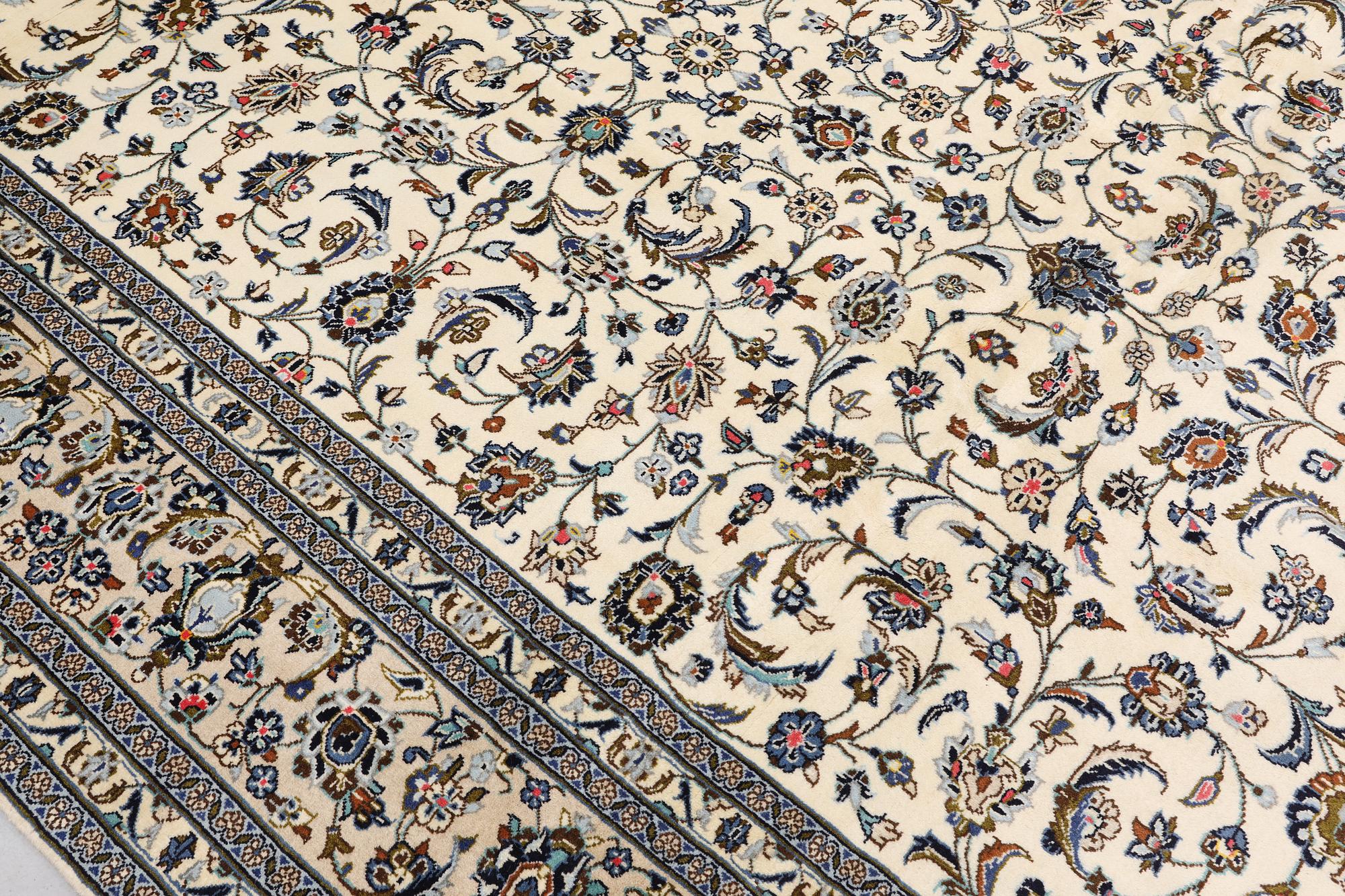 A Keshan carpet, c. 365 x 250 cm.