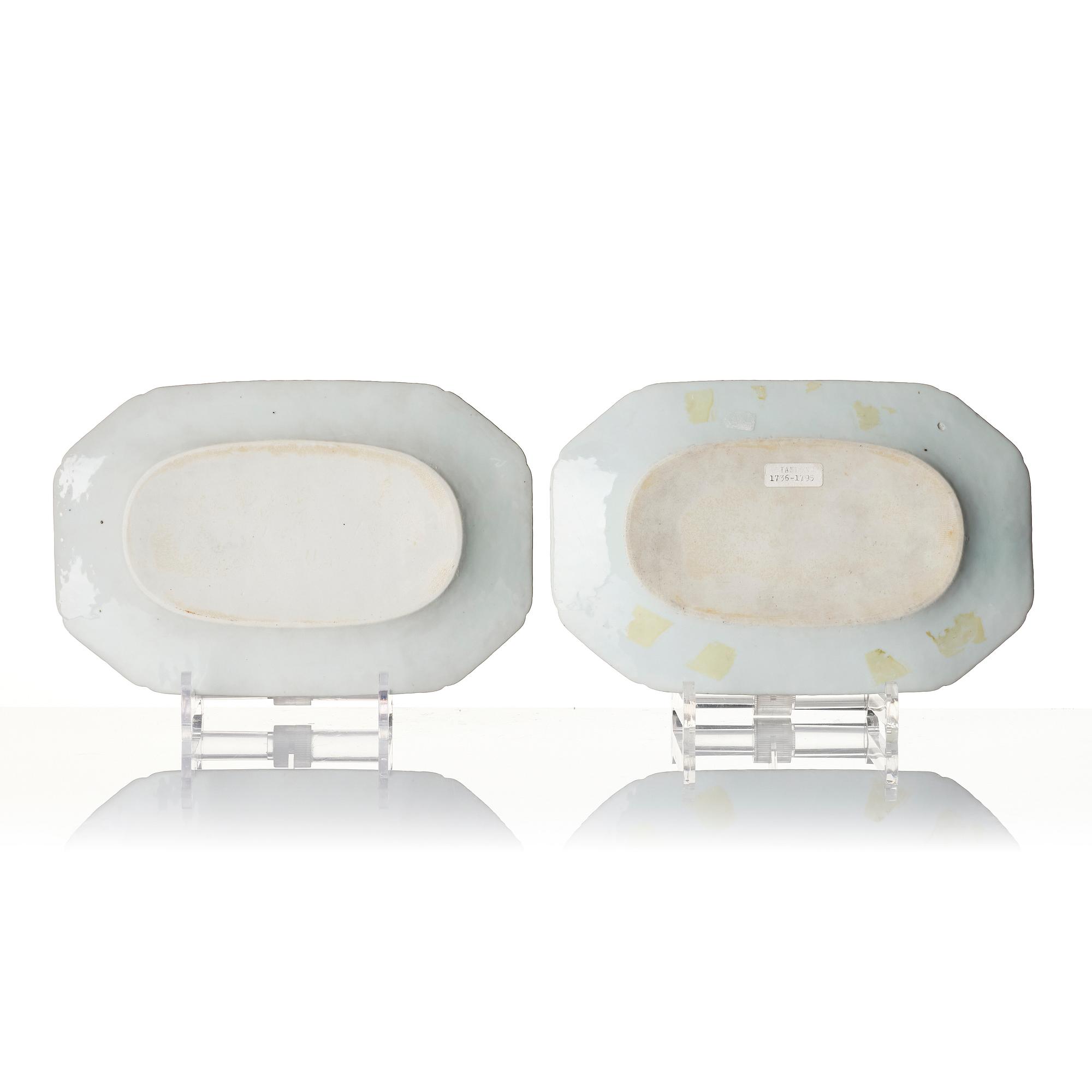 Stekfat, ett par, porslin. Qingdynastin, Qianlong (1736-95).