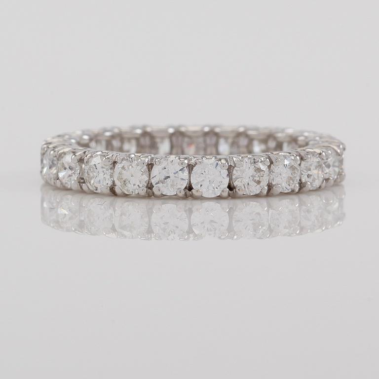 RING, 18K vitguld och diamanter tot ca 1.92 ct.