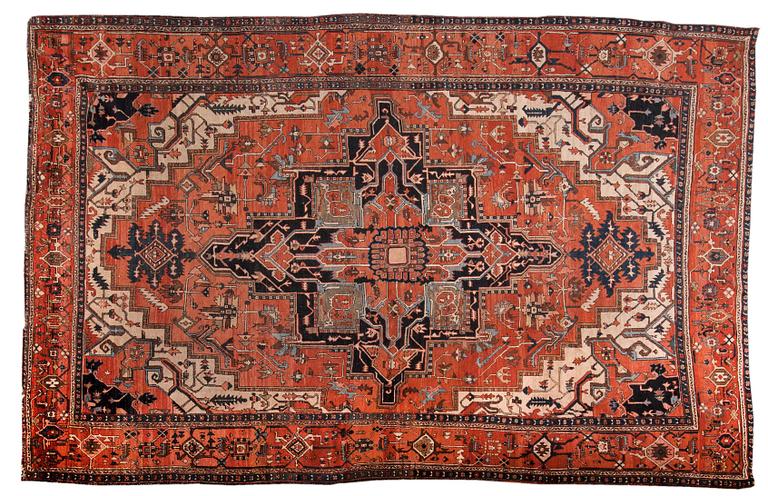 ANTIQUE HERIS RUG, 547X360 CM.