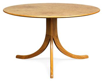 A Josef Frank burr wood top table, Firma Svenskt Tenn.
