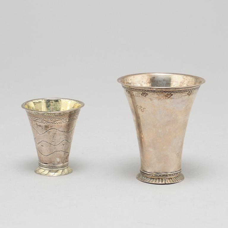 Two silver beakers by  Petter Sundelius, Visby (1785-1813) and Conrad Heitmüller, Nyköping, (1735-1779).