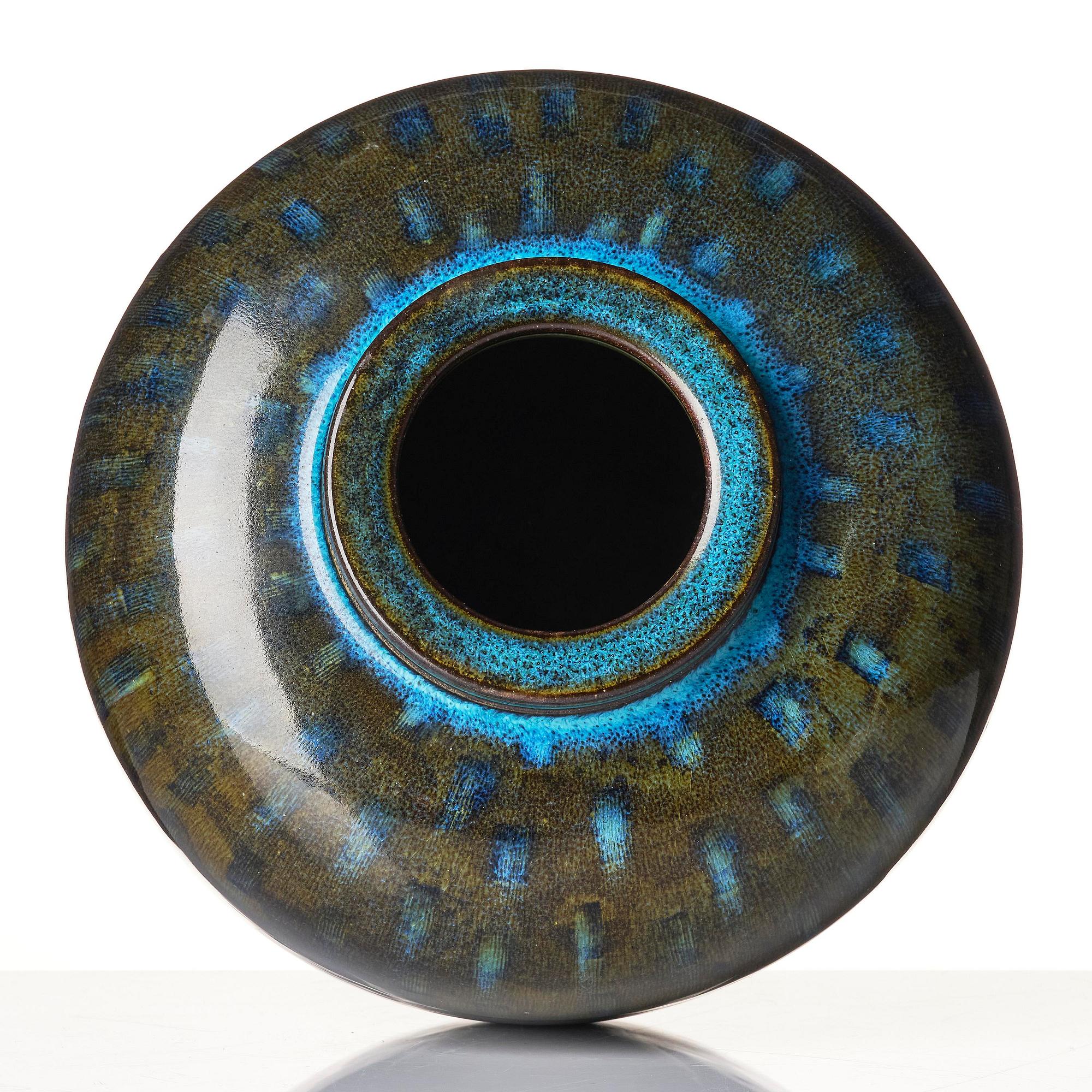 Wilhelm Kåge, a Farsta stoneware urn, Gustavsberg Studio 1958.