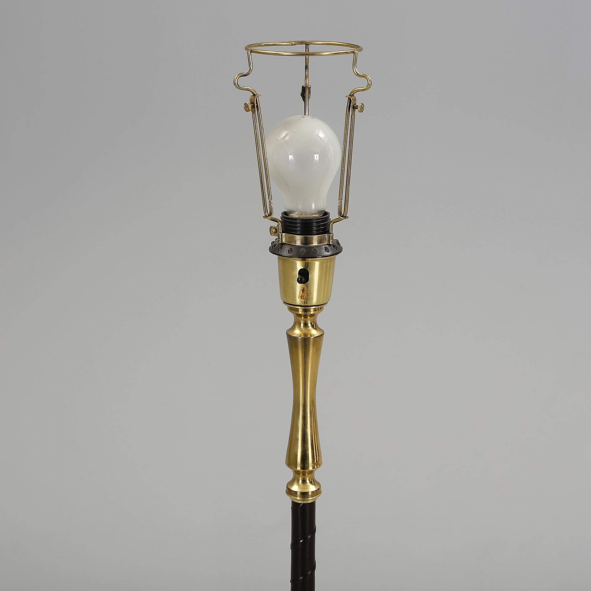 GOLVLAMPA, 1900-talets tredje kvartal.