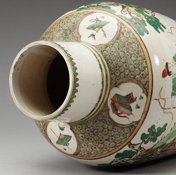 A famille verte vase, Qing dynasty, Kangxi (1662-1722).