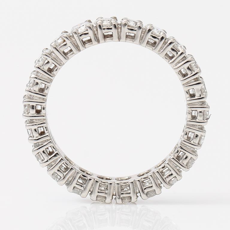 RING, briljantslipade diamanter totalt ca 2,55 ct.
