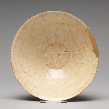 SKÅLAR, fyra stycken, keramik. Sungdynastin (960-1279).