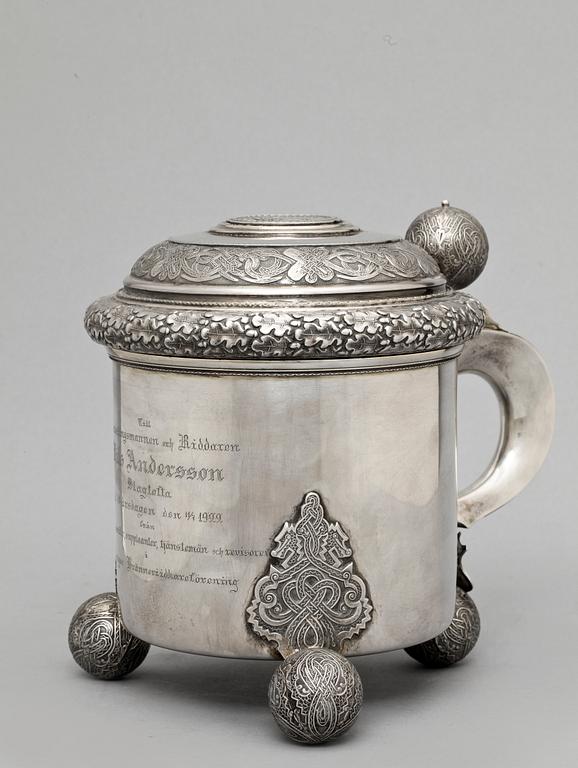 DRYCKESKANNA, silver, barockstil. Erlandsson AB, Kristianstad, 1919. Vikt 1160 g.