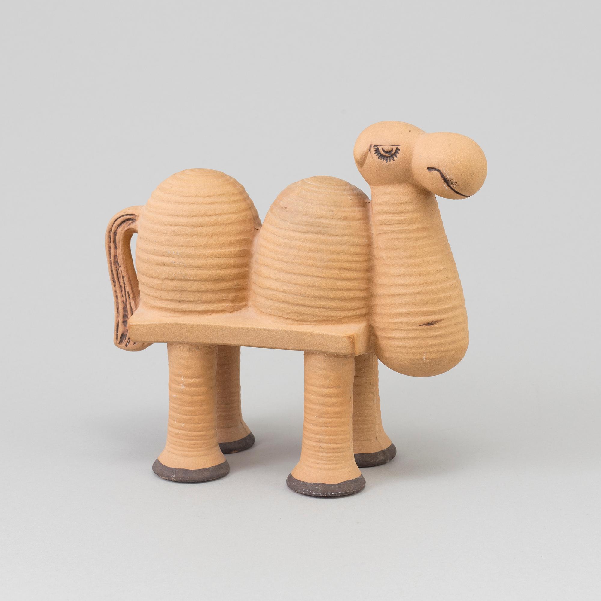 LISA LARSON,  figurin, stengods, "Kamel", ur serien "Jura", Gustavsberg. Formgiven 1971.