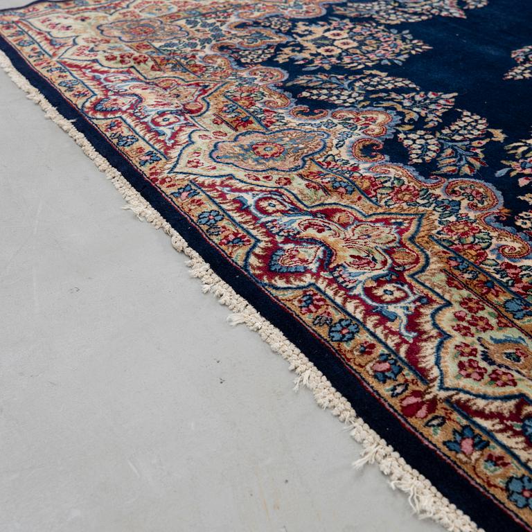 Rug, Kirman Laver, Persia, approx. 148 x 241 cm.