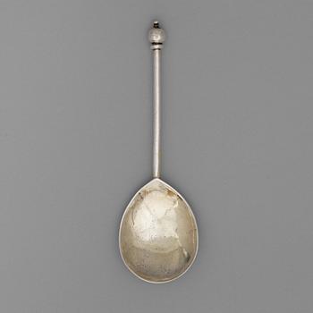 146. A Swedish early 17th century silver spoon, unidentified mark.