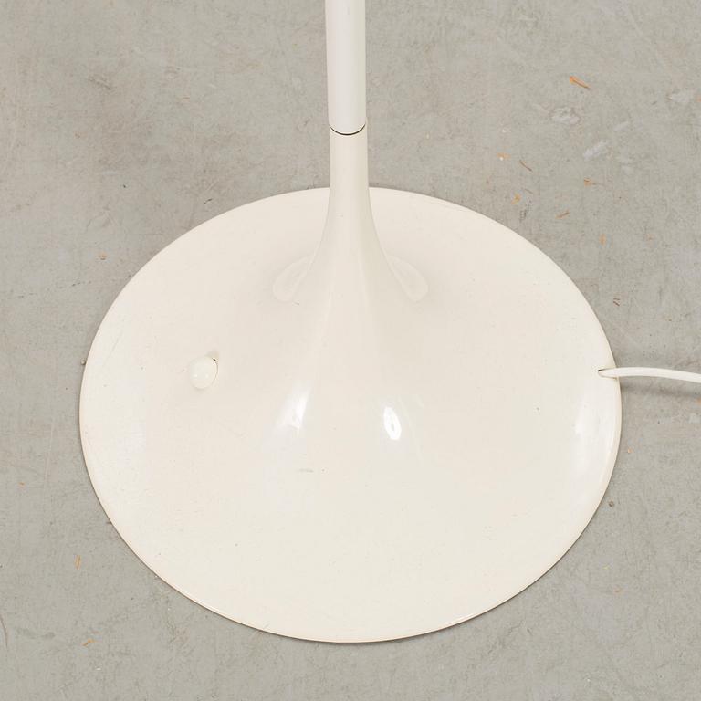 VERNER PANTON, golvlampa, "Pantella", Louis Poulsen, Danmark.