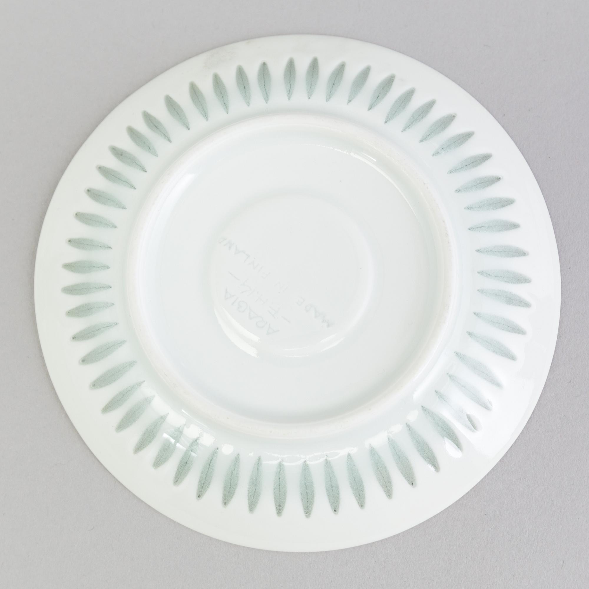 Six items of rice porcelain by Friedel Holzer-Kjellberg, signed Arabia, FHIG, Finland.