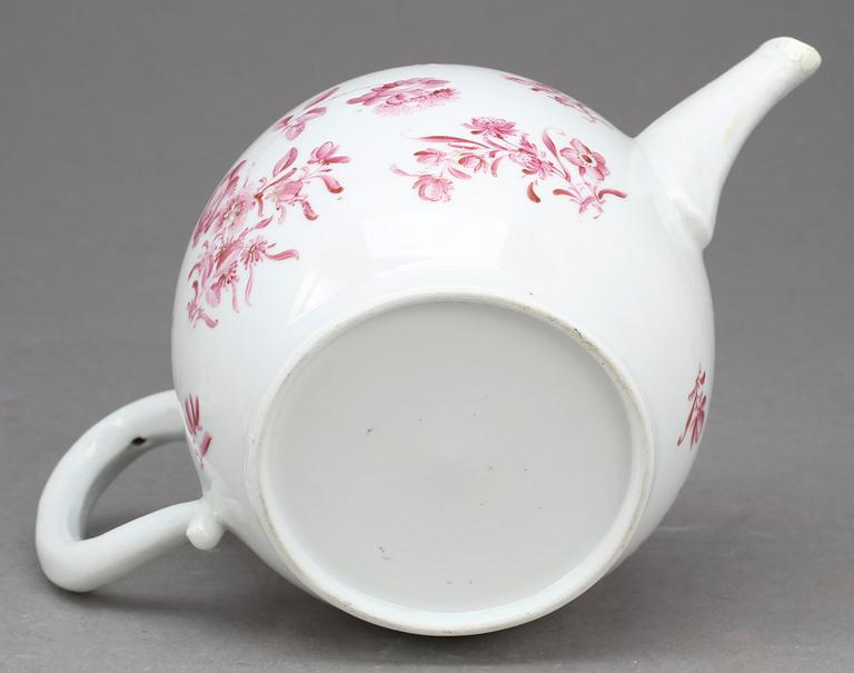 TEKANNA, porslin. Kina, Qianlong 1736-1795.