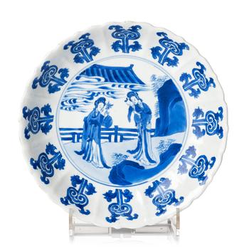 837. A blue and white dish, Qing dynasty, Kangxi (1662-1722).