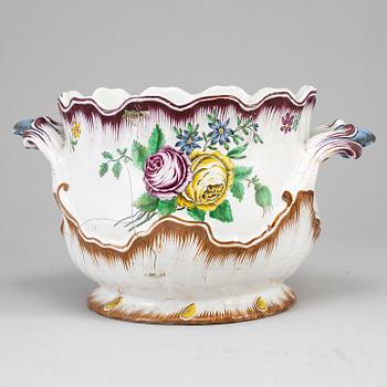 A Swedish Marieberg wine cooler, 18th Century.