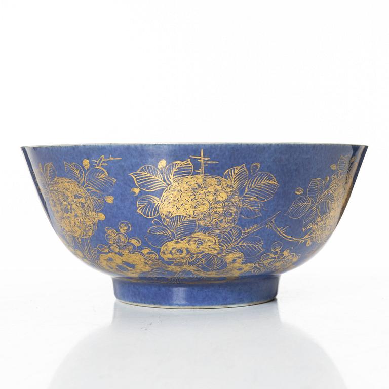 Skål, porslin. Qingdynastin, 1700-tal.