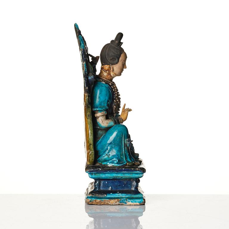 A  turquoise glazed figure of Guanyin, Ming dynasty (1368-1644).