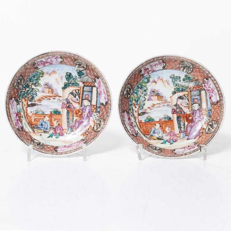 Seven pieces of porcelain plates and dishes, China, Qianlong (1736-95).
