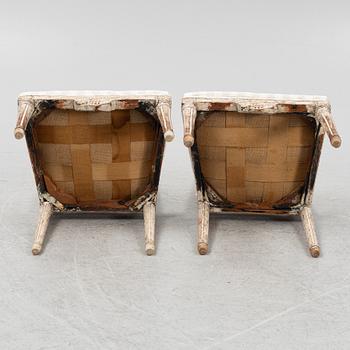 Stolar, ett par, gustavianska, sent 1700-tal.