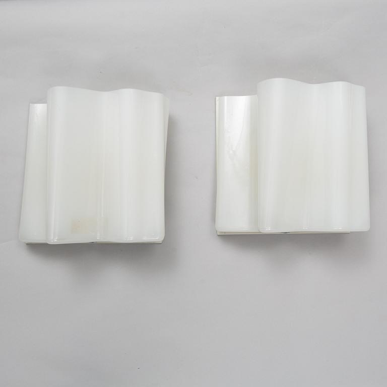 A pair of "Logico" wall-lights by MICHELE DE LUCCHI and GERHARD REICHERT for Artemide.