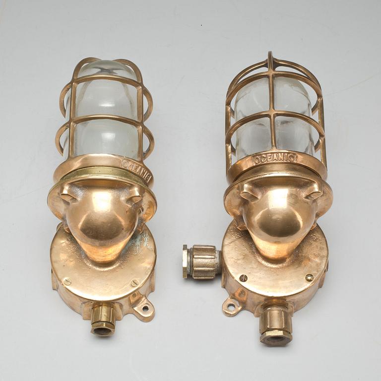 VÄGGLAMPETTER, ett par, för skepp.