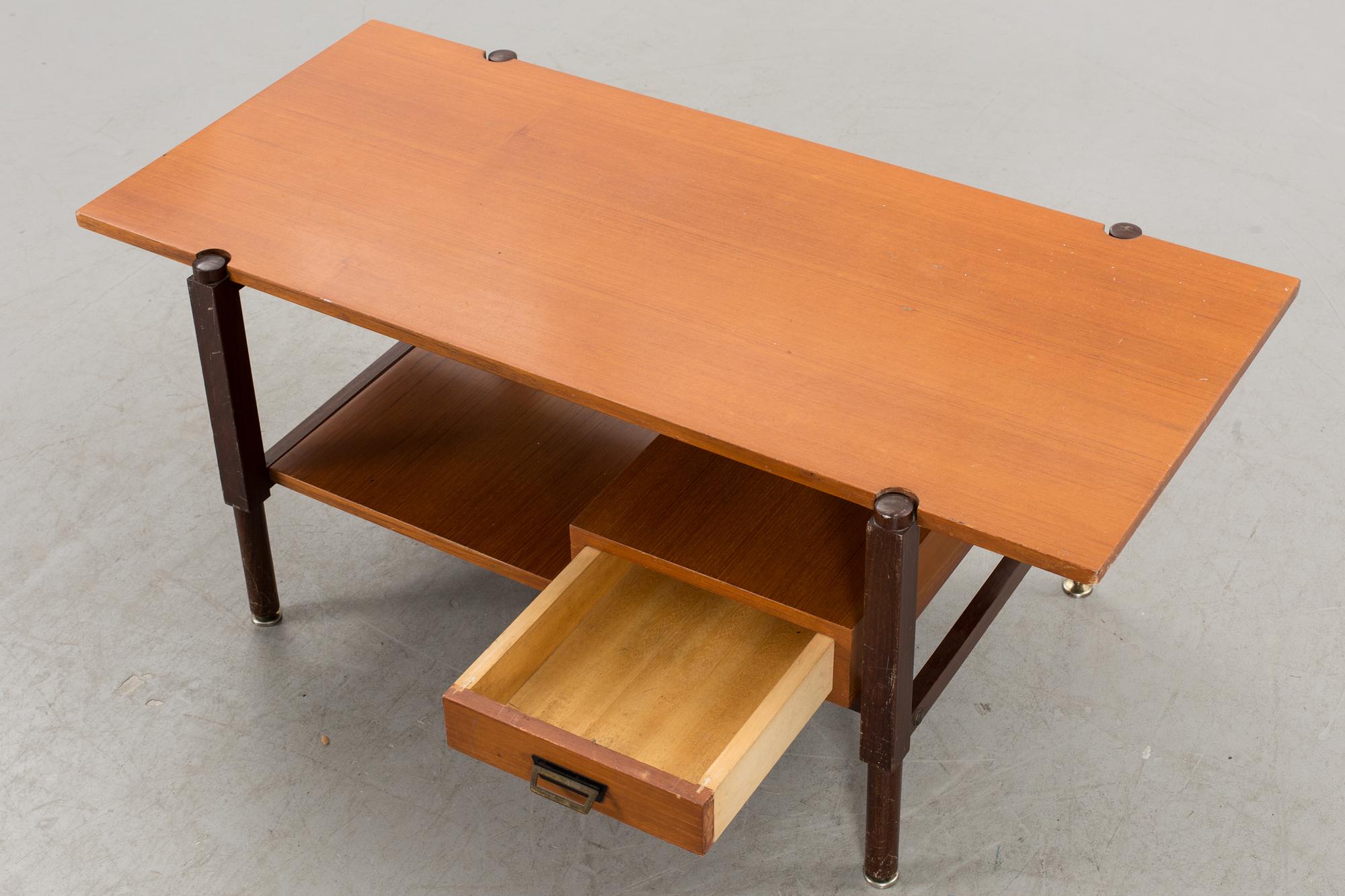 SOFFBORD, Italien, 1900-talets andra hälft-.