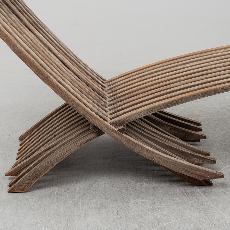 NILS-OLE ZIB, a pair of teak deck chairs, 'Nozib', Bergaform.