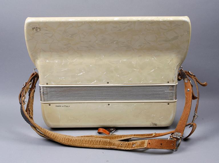 DRAGSPEL, Galanti, Italien.