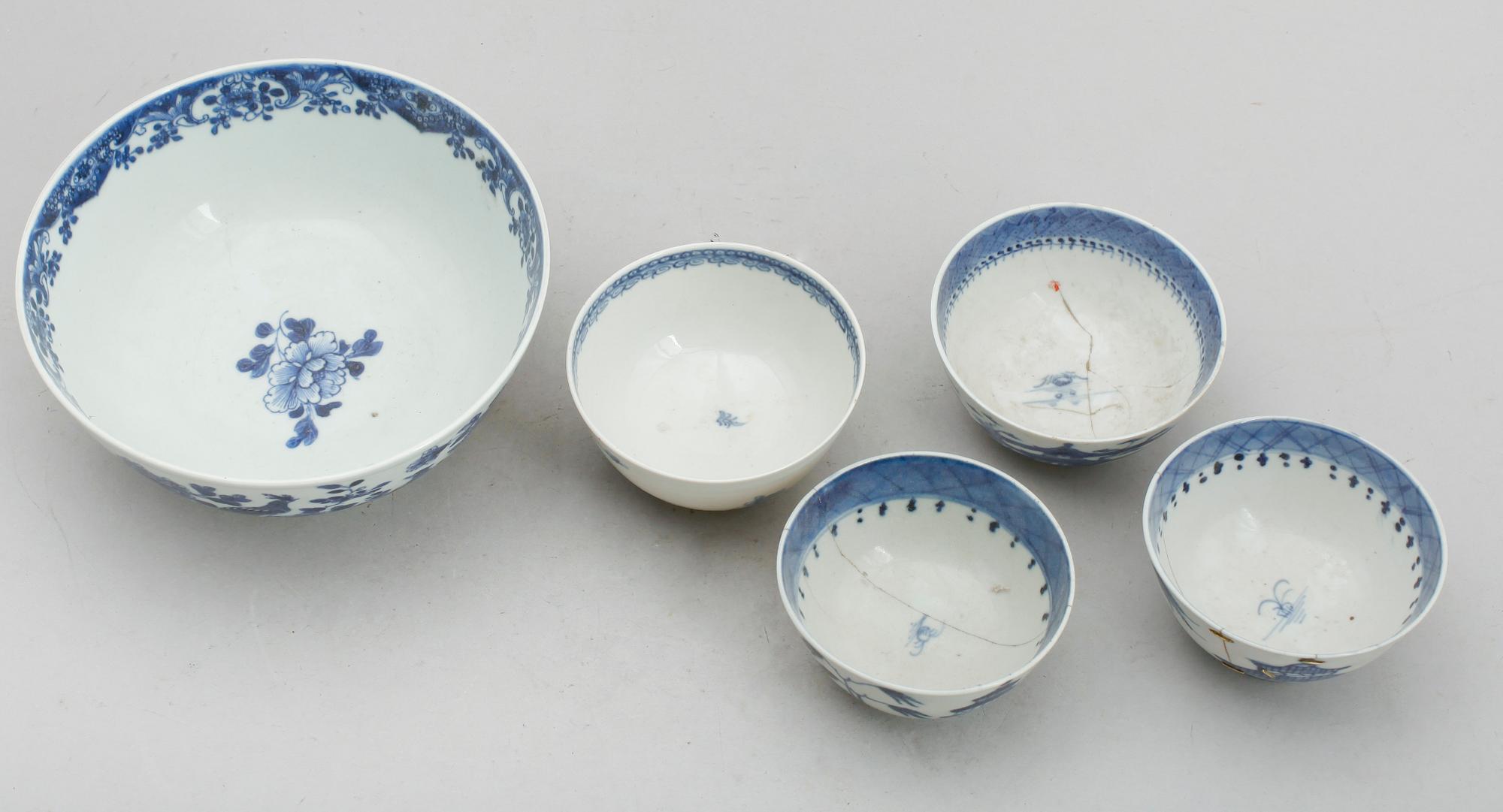 SKÅLAR, 5 st, porslin, Kina, bl a 1700-tal.