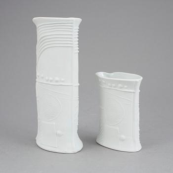 VASER, 2 st, stengods, "Terra" Bertil Vallien. Rörstrand.