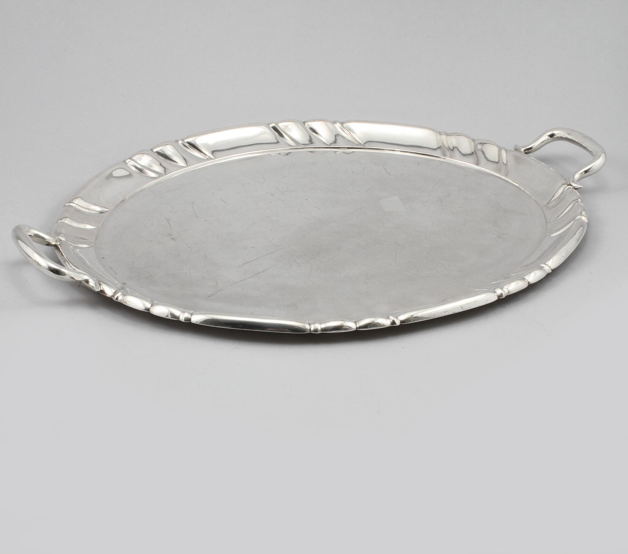 BRICKA, silver, Österrike, 1900-tal. Vikt 1 340 gram.